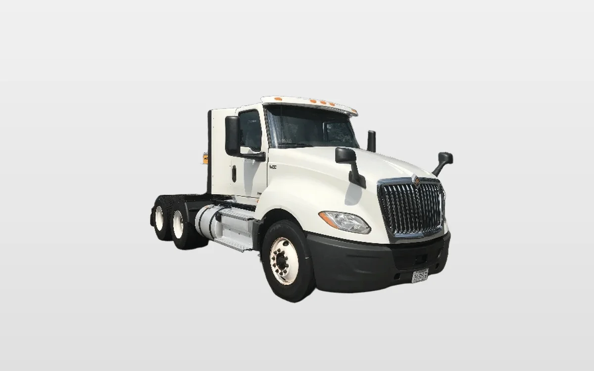 2019 International LT - image 1