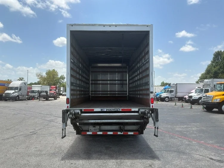 2020 Hino 268 in San Antonio, TX — photo 8