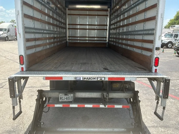 2020 Hino 268 in San Antonio, TX — photo 10