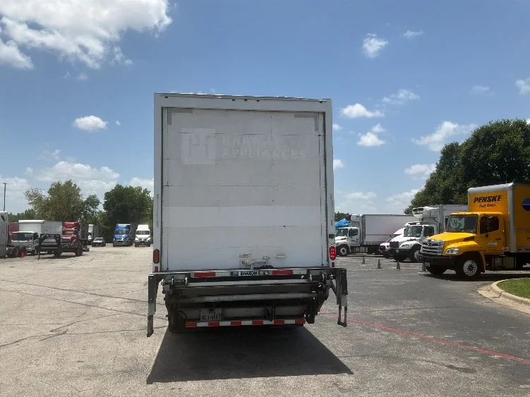 2020 Hino 268 in San Antonio, TX — photo 7