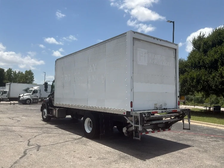 2020 Hino 268 in San Antonio, TX — photo 6