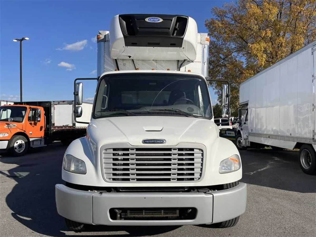 2016 Freightliner M2 106 - image 2