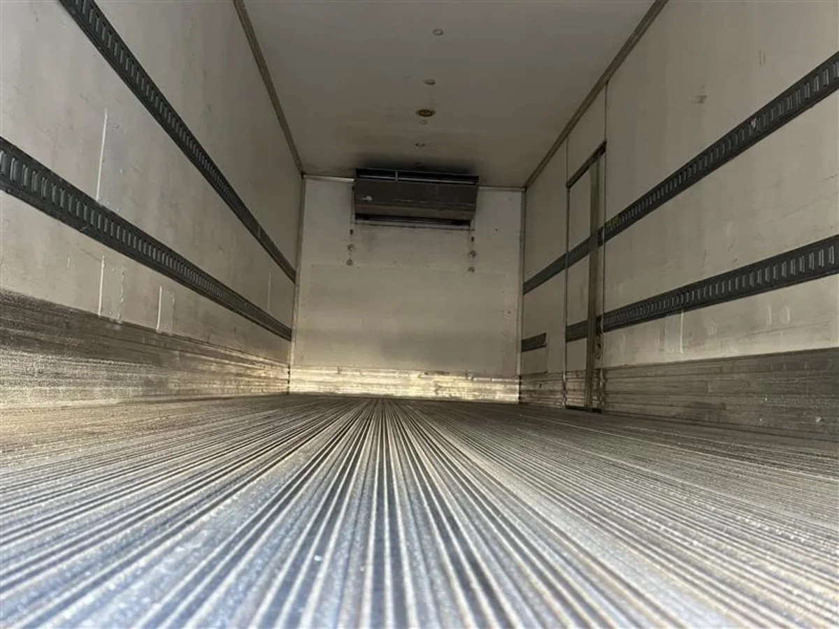 2016 Freightliner M2 106 - image 8