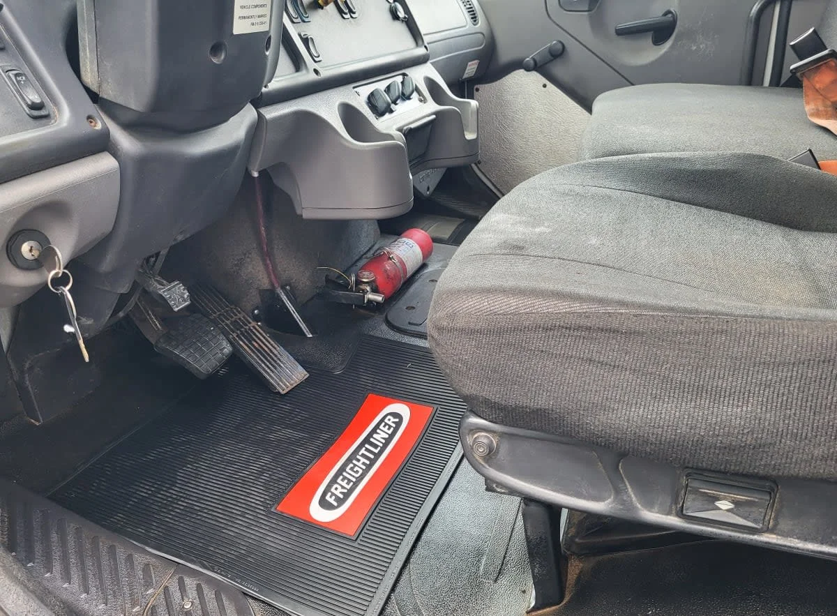 2018 Freightliner M2 106 - image 12