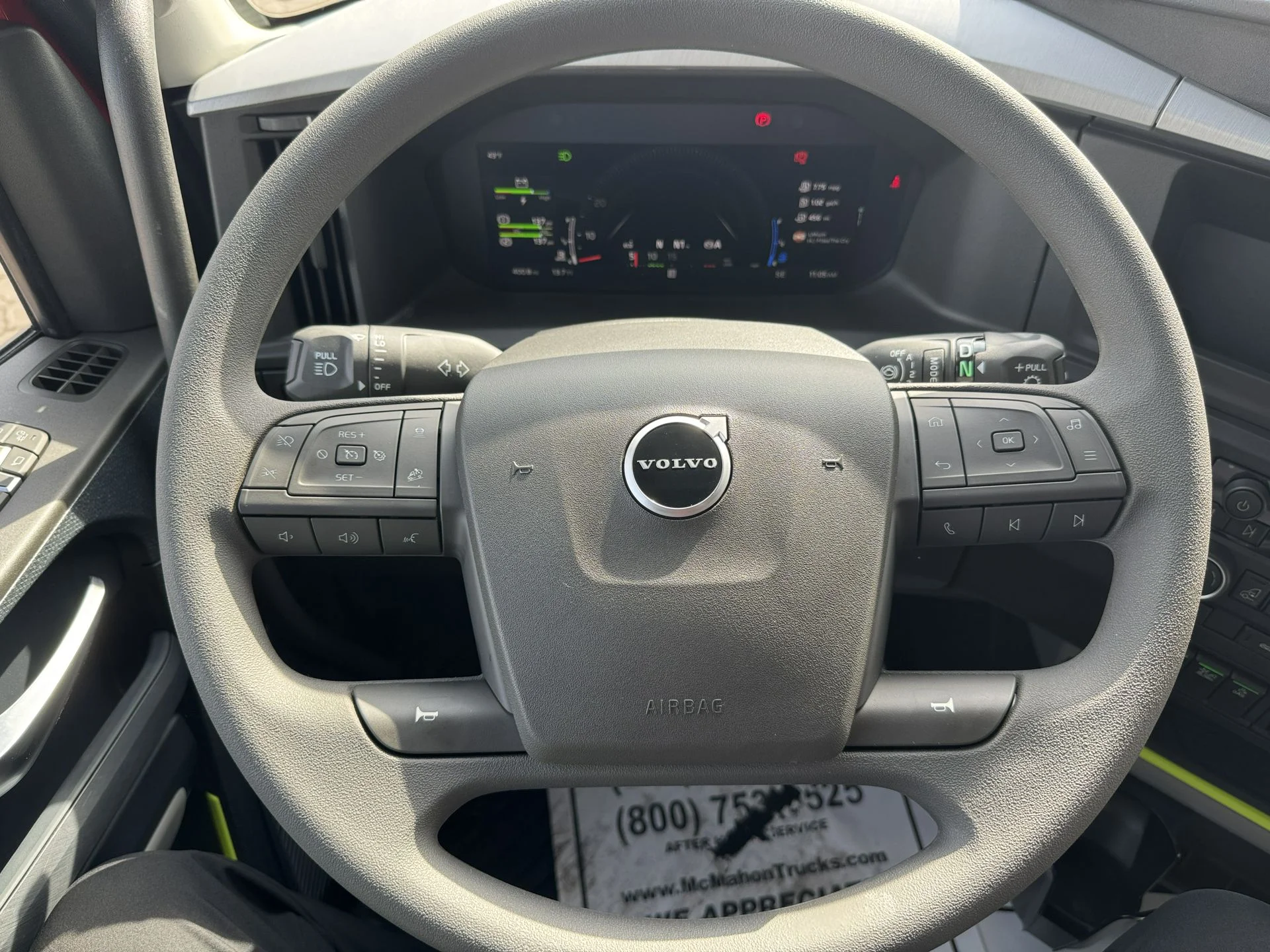 2027 Volvo VNL 860 - image 8