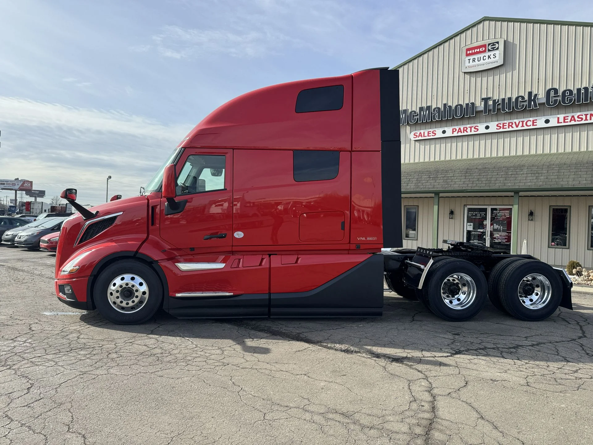 2027 Volvo VNL 860 - image 2