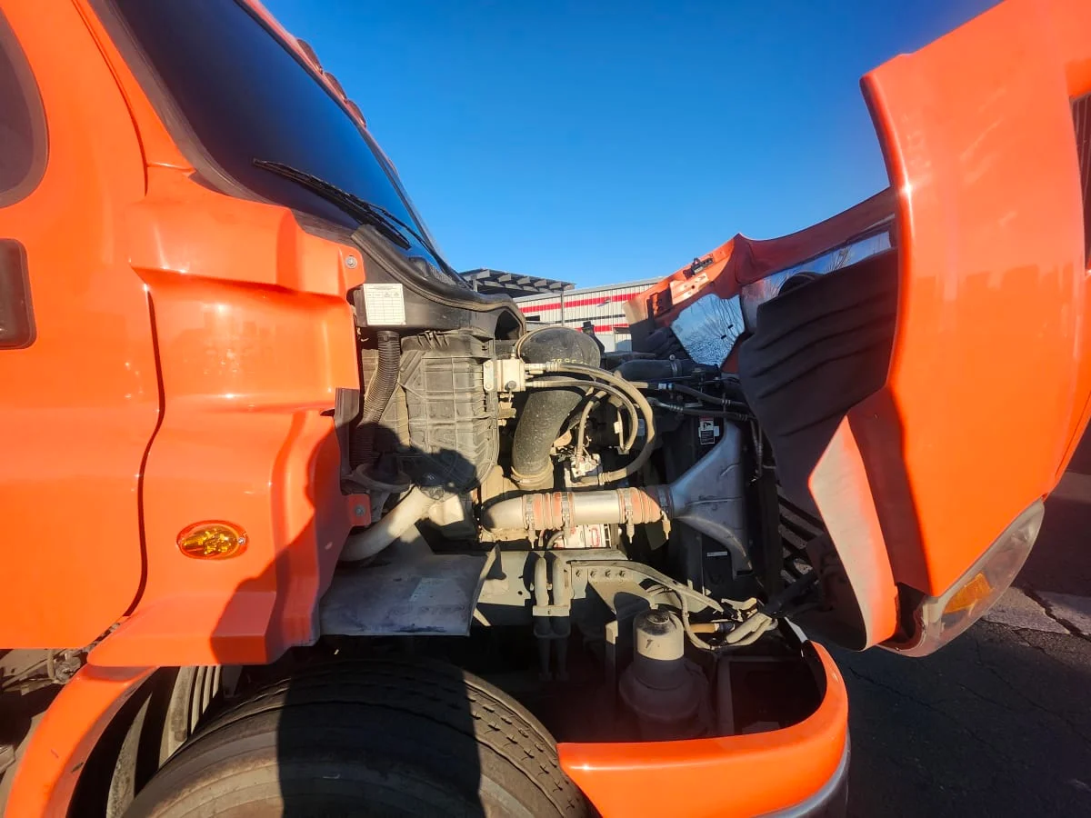 2018 Freightliner Cascadia - image 13