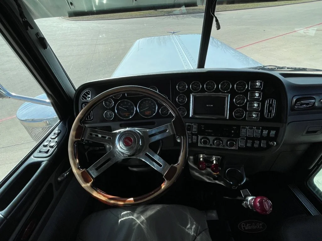 2021 Peterbilt 389 - image 12