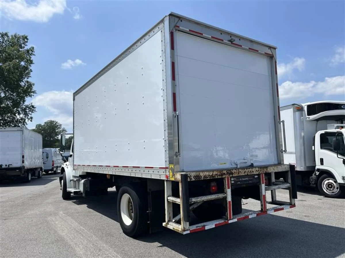 2019 Freightliner M2 106 in Beltsville, MD — photo 6