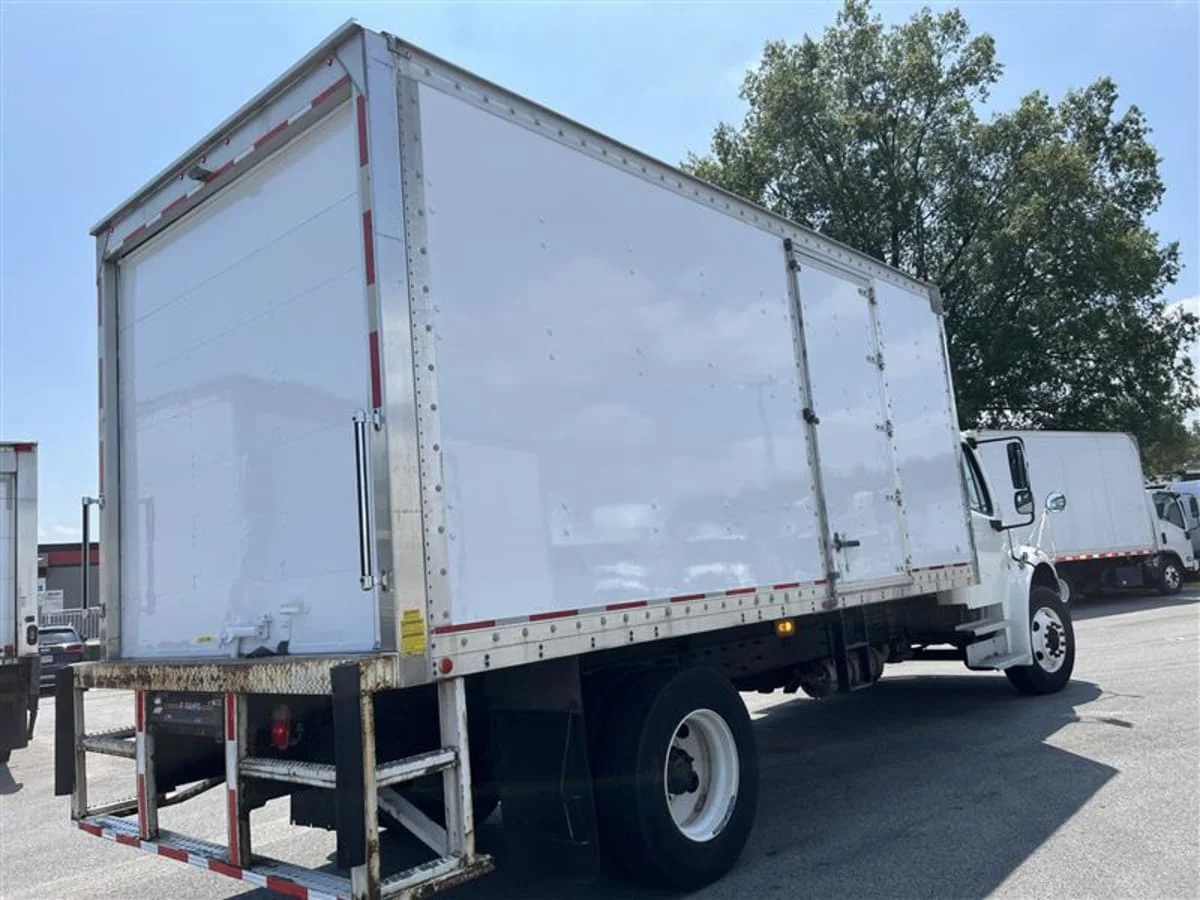 2019 Freightliner M2 106 in Beltsville, MD — photo 4