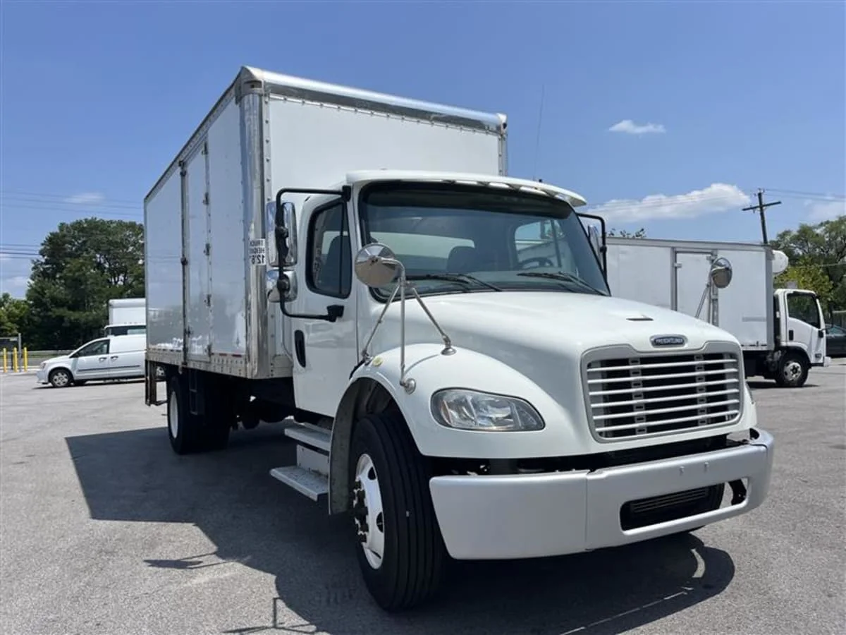 2019 Freightliner M2 106 in Beltsville, MD — photo 3
