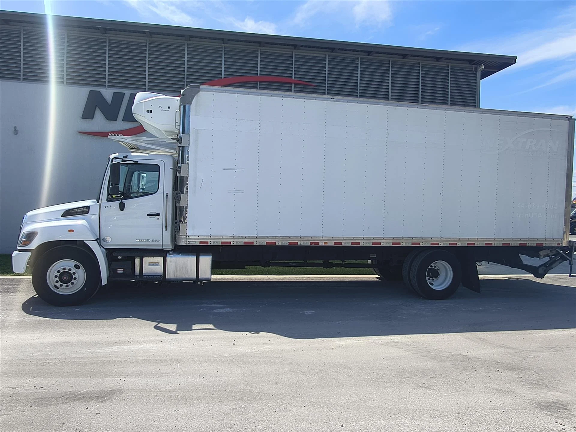 2019 Hino 268 - image 7