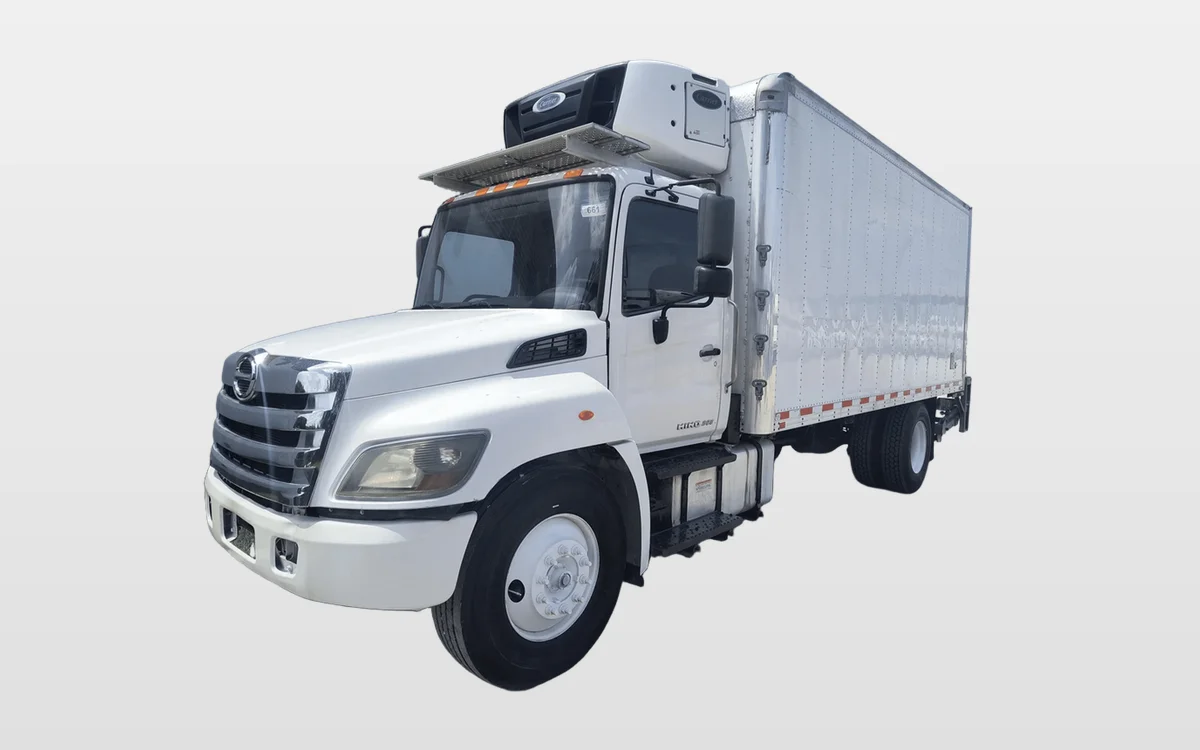 2019 Hino 268 - image 1