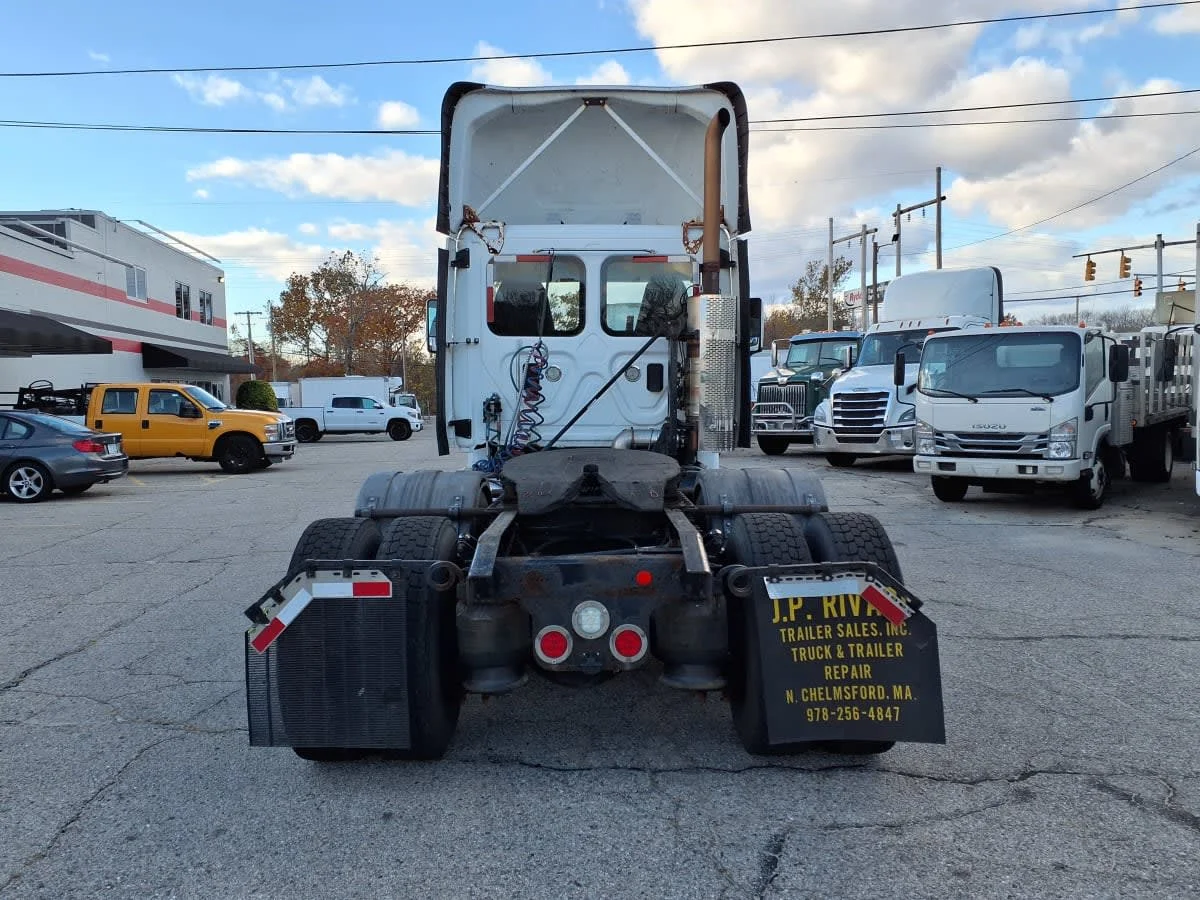2017 Freightliner Cascadia - image 5
