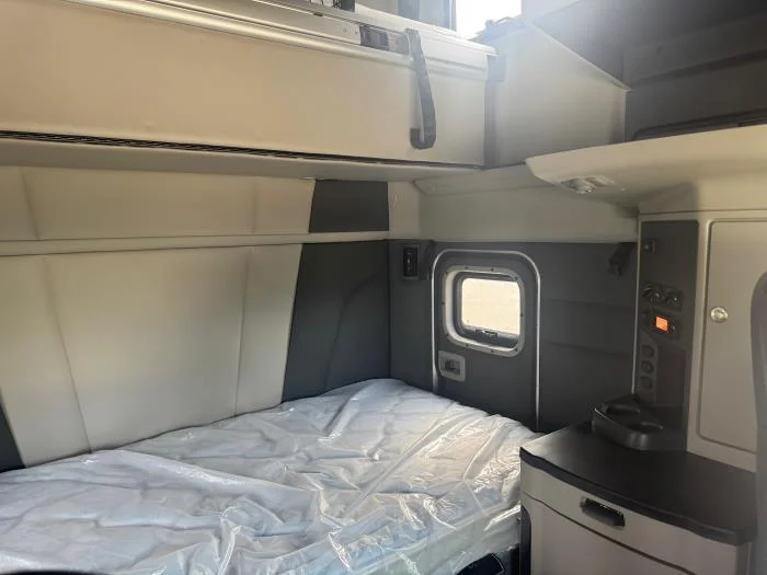 2026 Peterbilt 579 - image 22