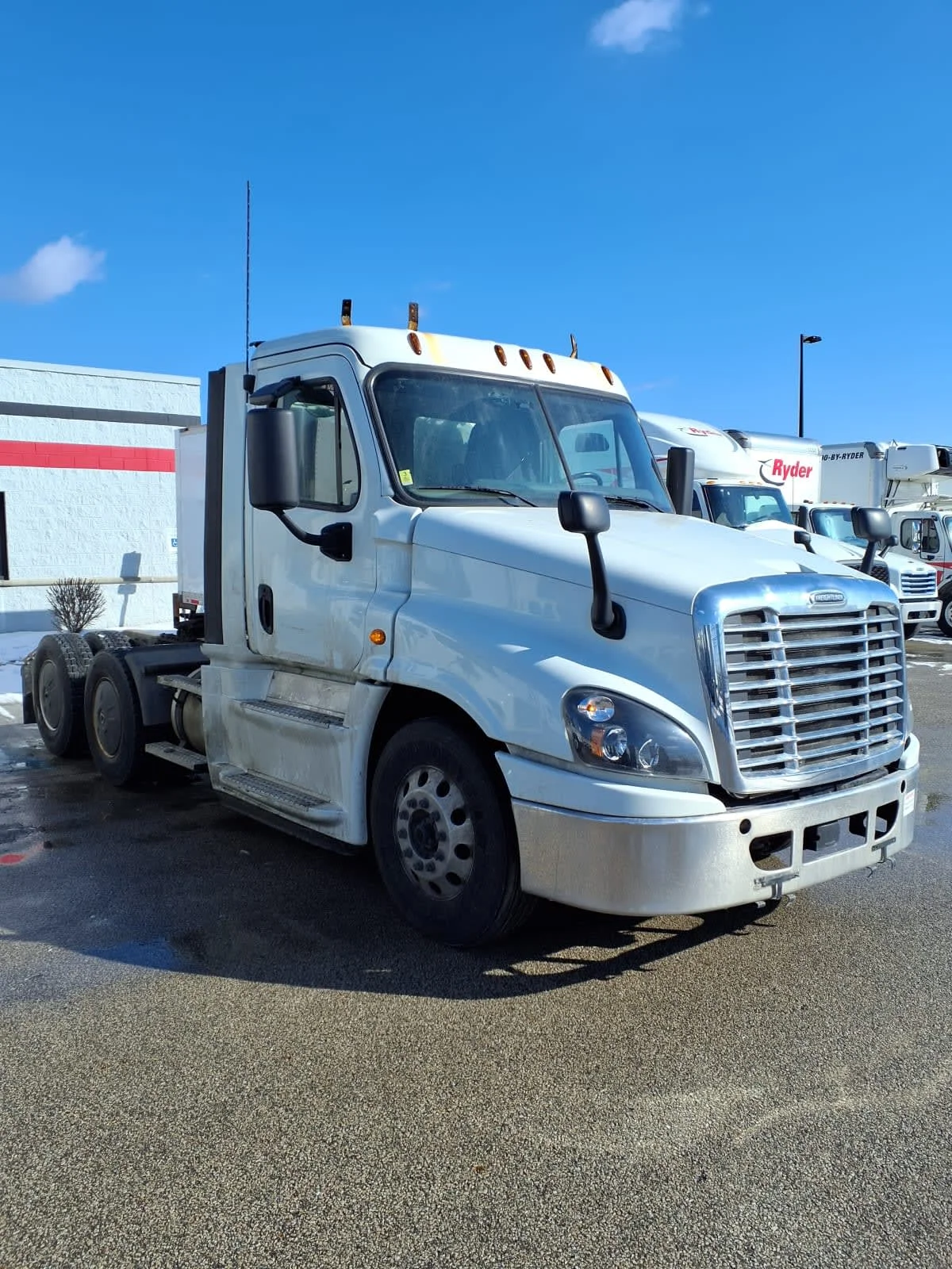 2019 Freightliner Cascadia in Cleveland, OH — photo 3