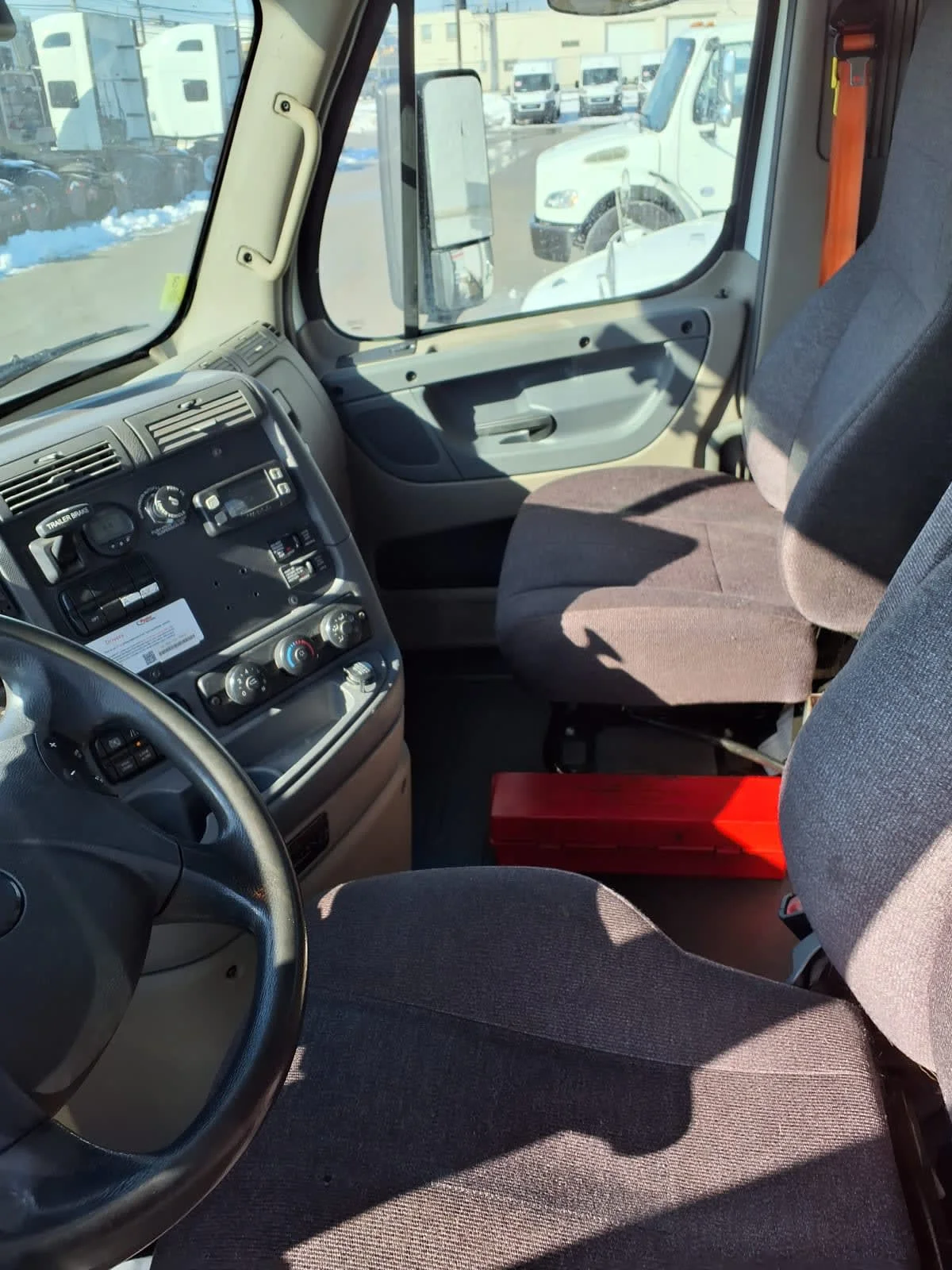 2019 Freightliner Cascadia in Cleveland, OH — photo 7