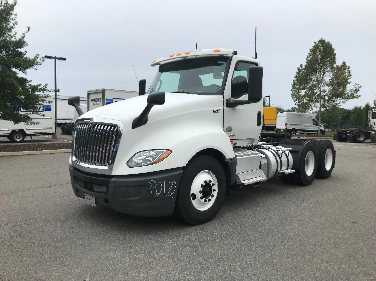 2019 International LT in Prince George, VA — photo 3