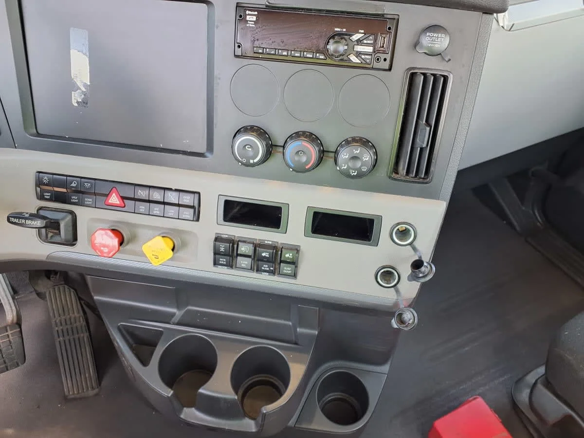 2020 Freightliner Cascadia in Greenville, SC — photo 11