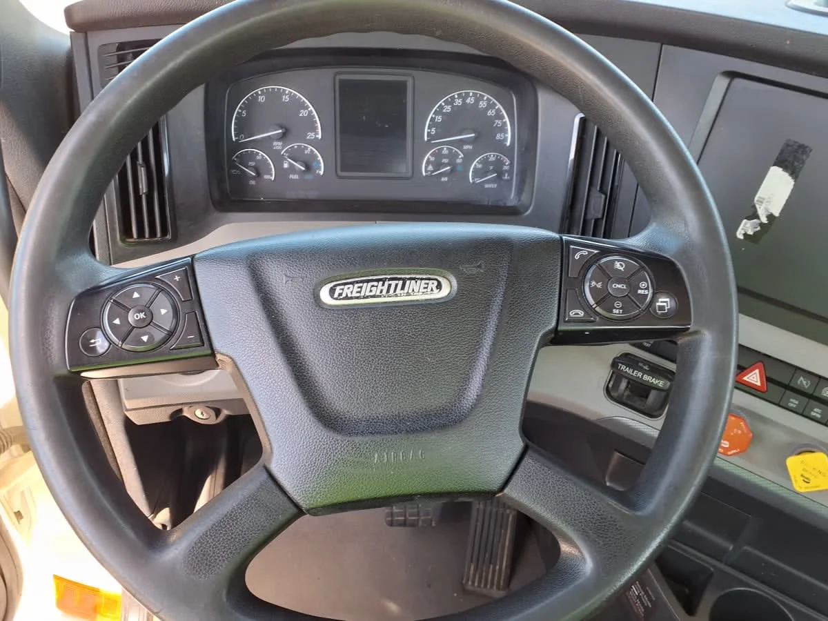 2020 Freightliner Cascadia in Greenville, SC — photo 10
