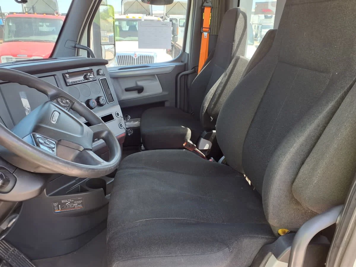 2020 Freightliner Cascadia in Greenville, SC — photo 7