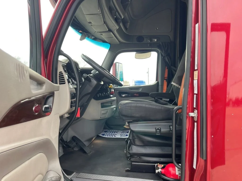 2020 Peterbilt 579 - image 10