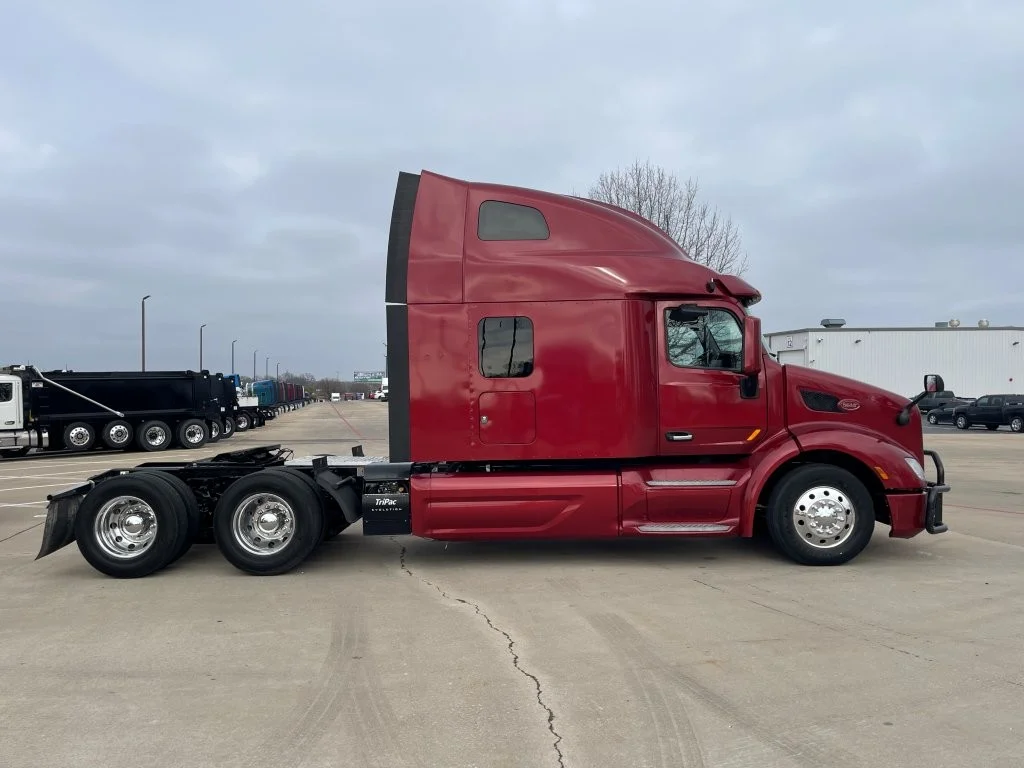 2020 Peterbilt 579 - image 6