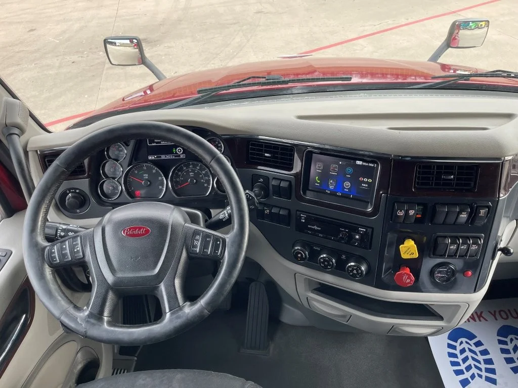2020 Peterbilt 579 - image 12