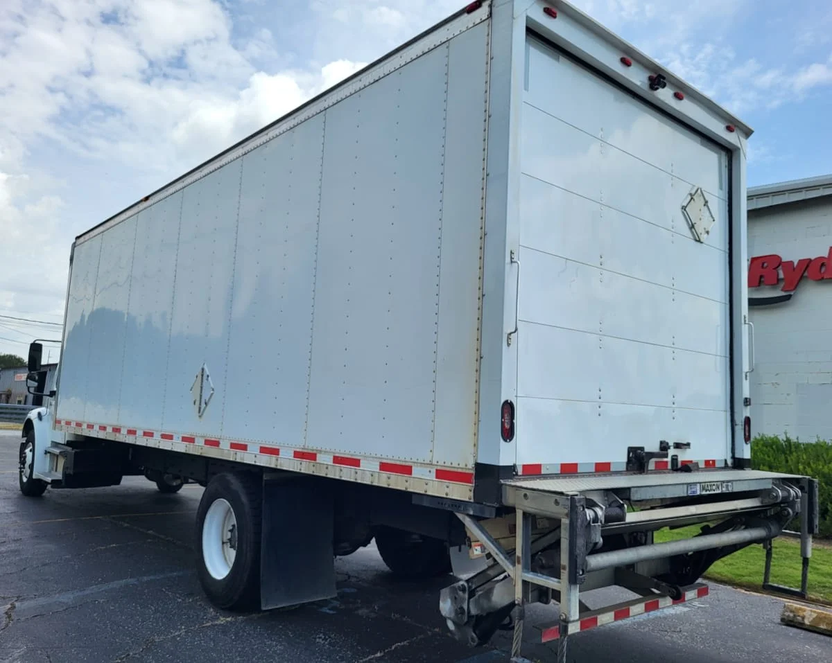 2019 Freightliner M2 106 in Jacksonville, FL — photo 6