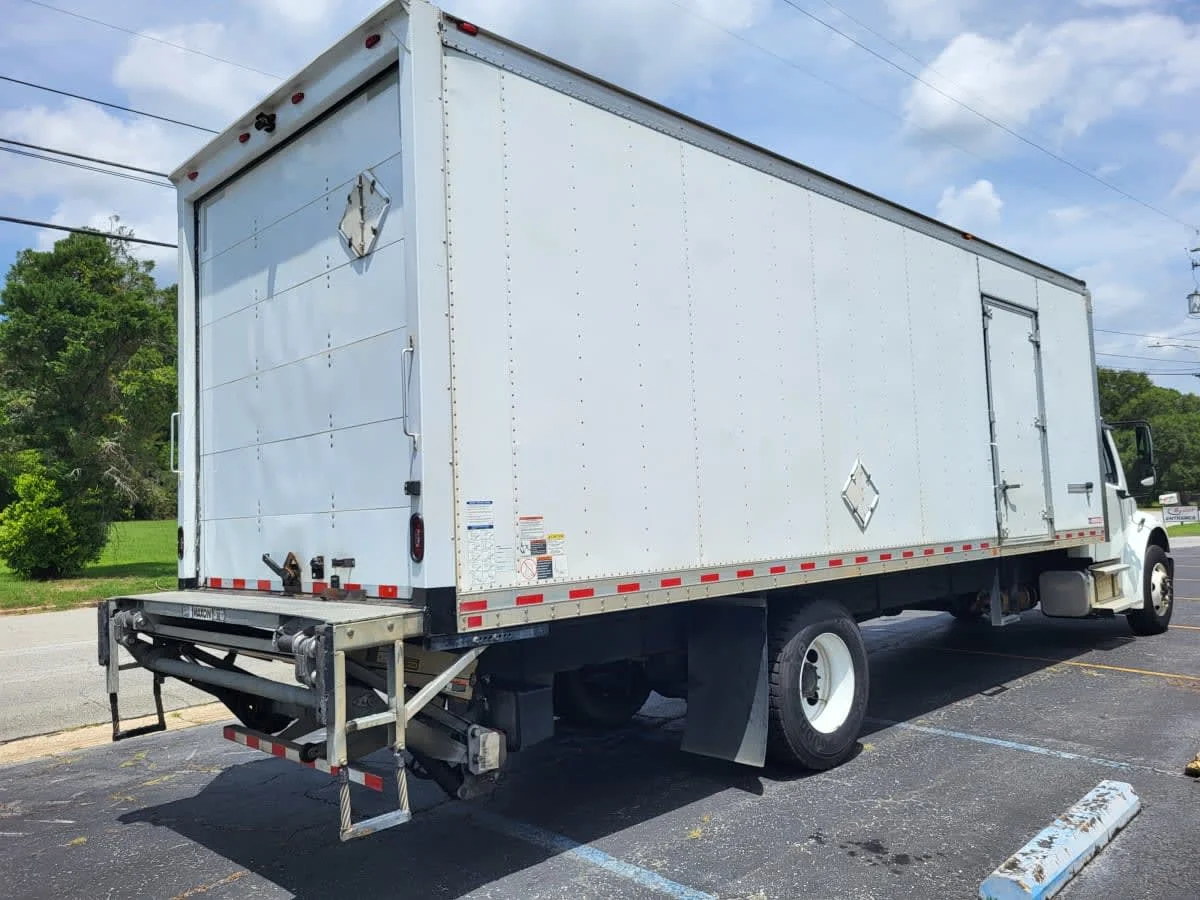 2019 Freightliner M2 106 in Jacksonville, FL — photo 4