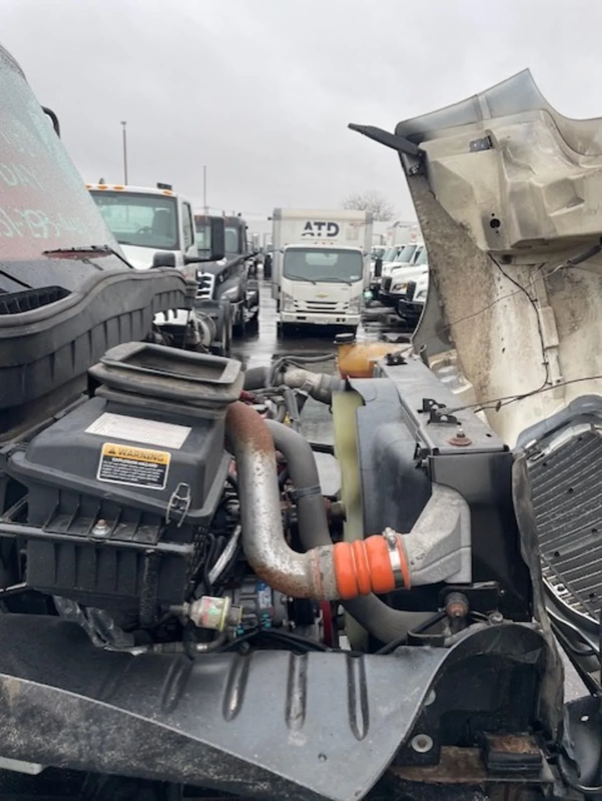 2018 International 4300 - image 12