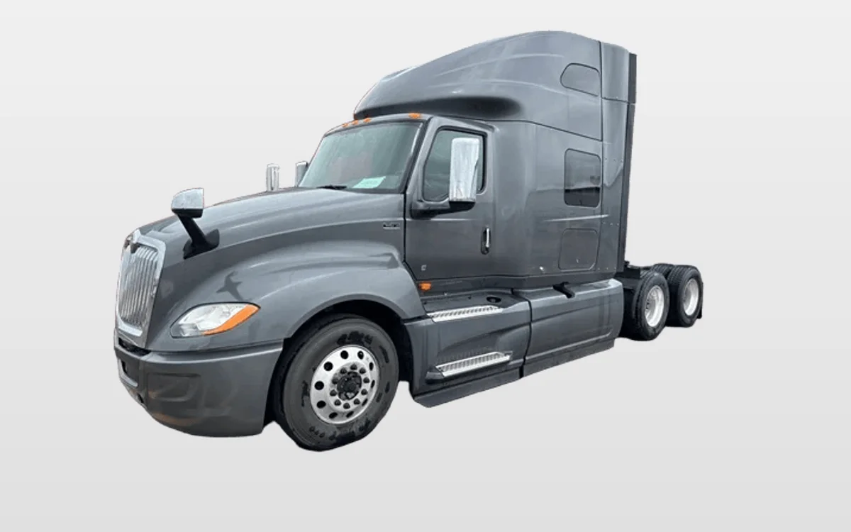 2021 International LT - image 1