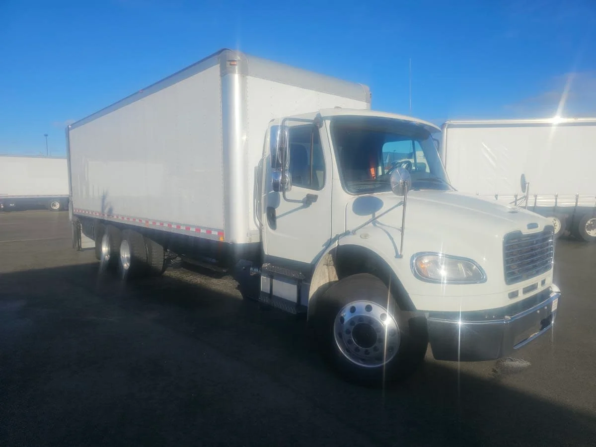 2018 Freightliner M2 106 - image 3