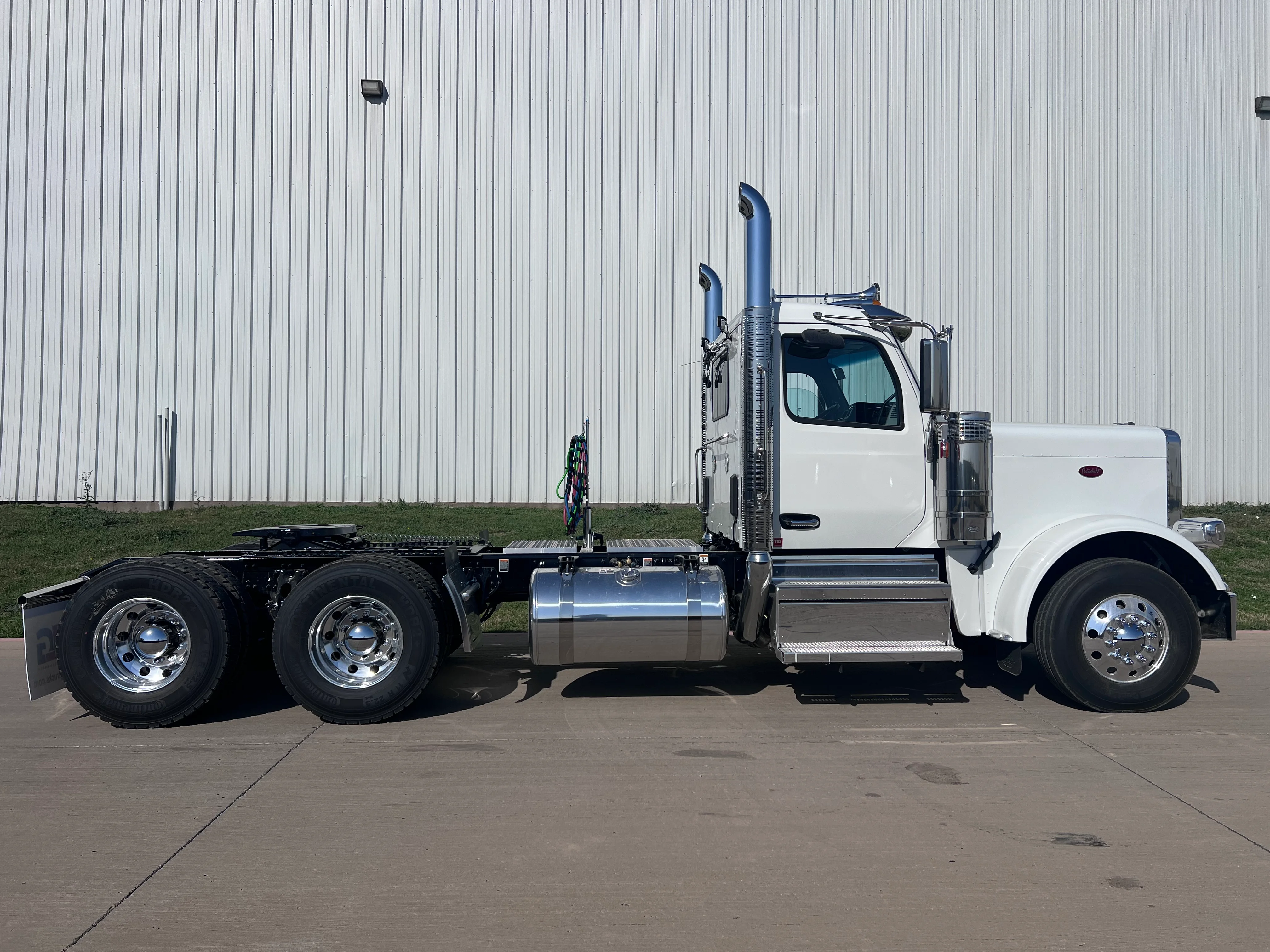 2027 Peterbilt 589 in Joplin, MO — photo 6