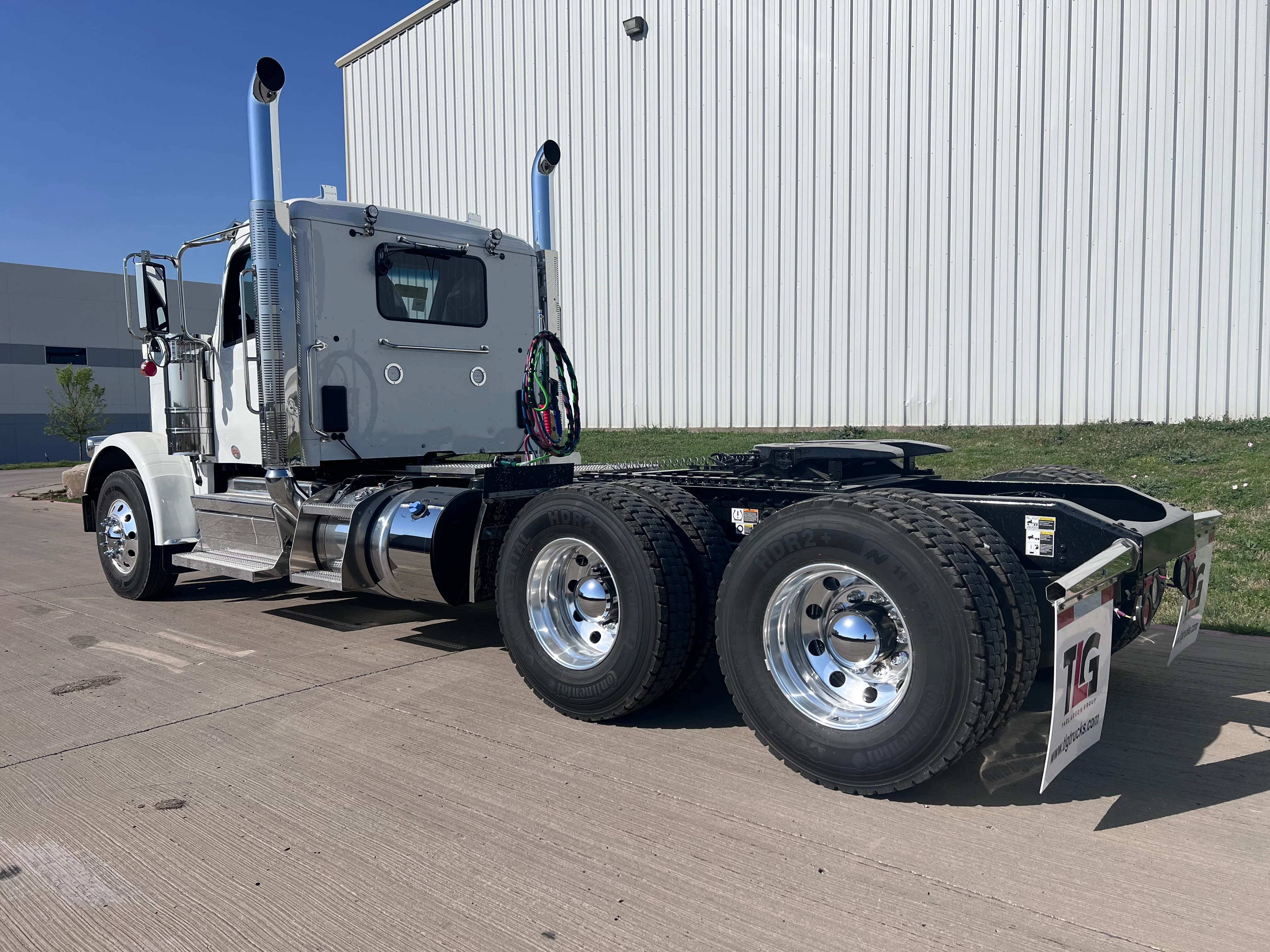 2027 Peterbilt 589 in Joplin, MO — photo 3