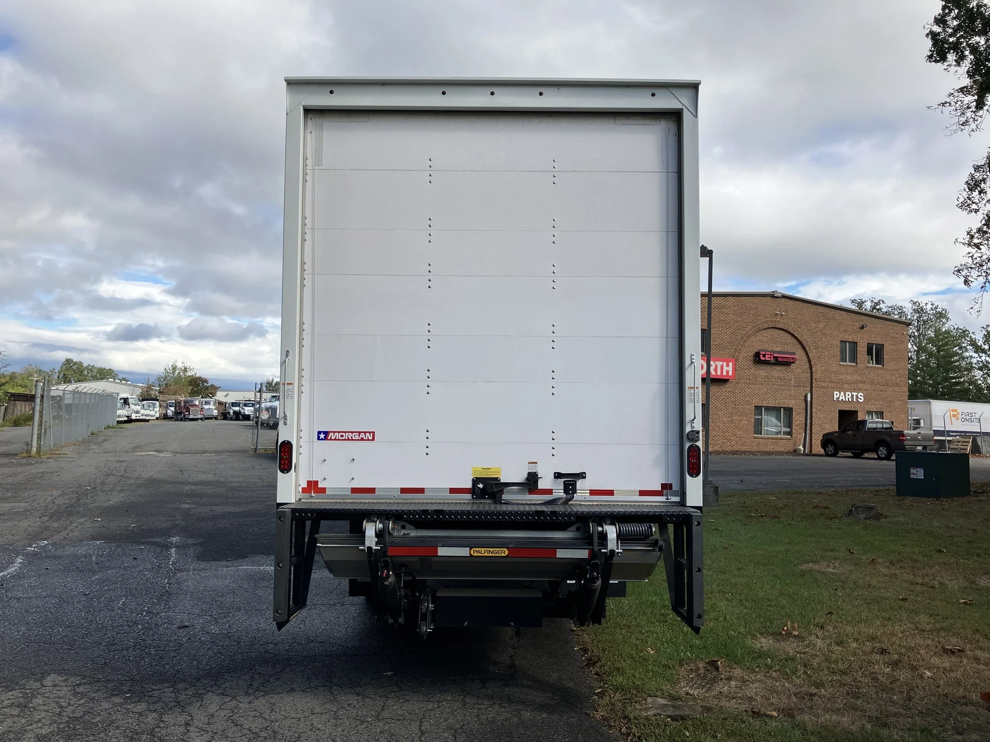 2025 Kenworth T280 - image 4