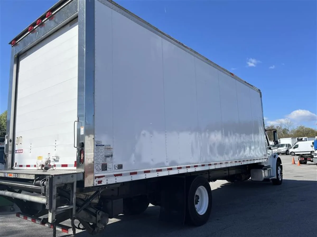 2019 Freightliner M2 106 in Beltsville, MD — photo 4