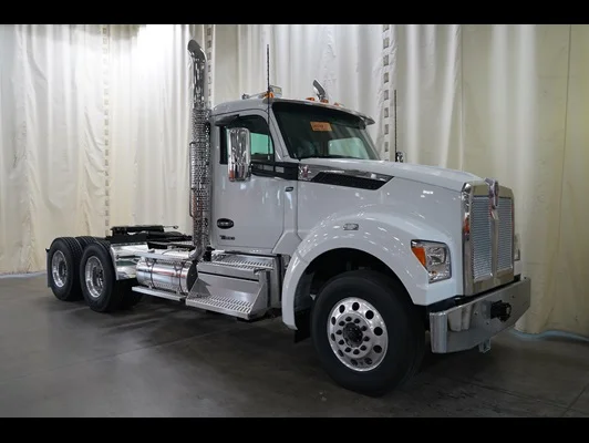 2027 Kenworth T880