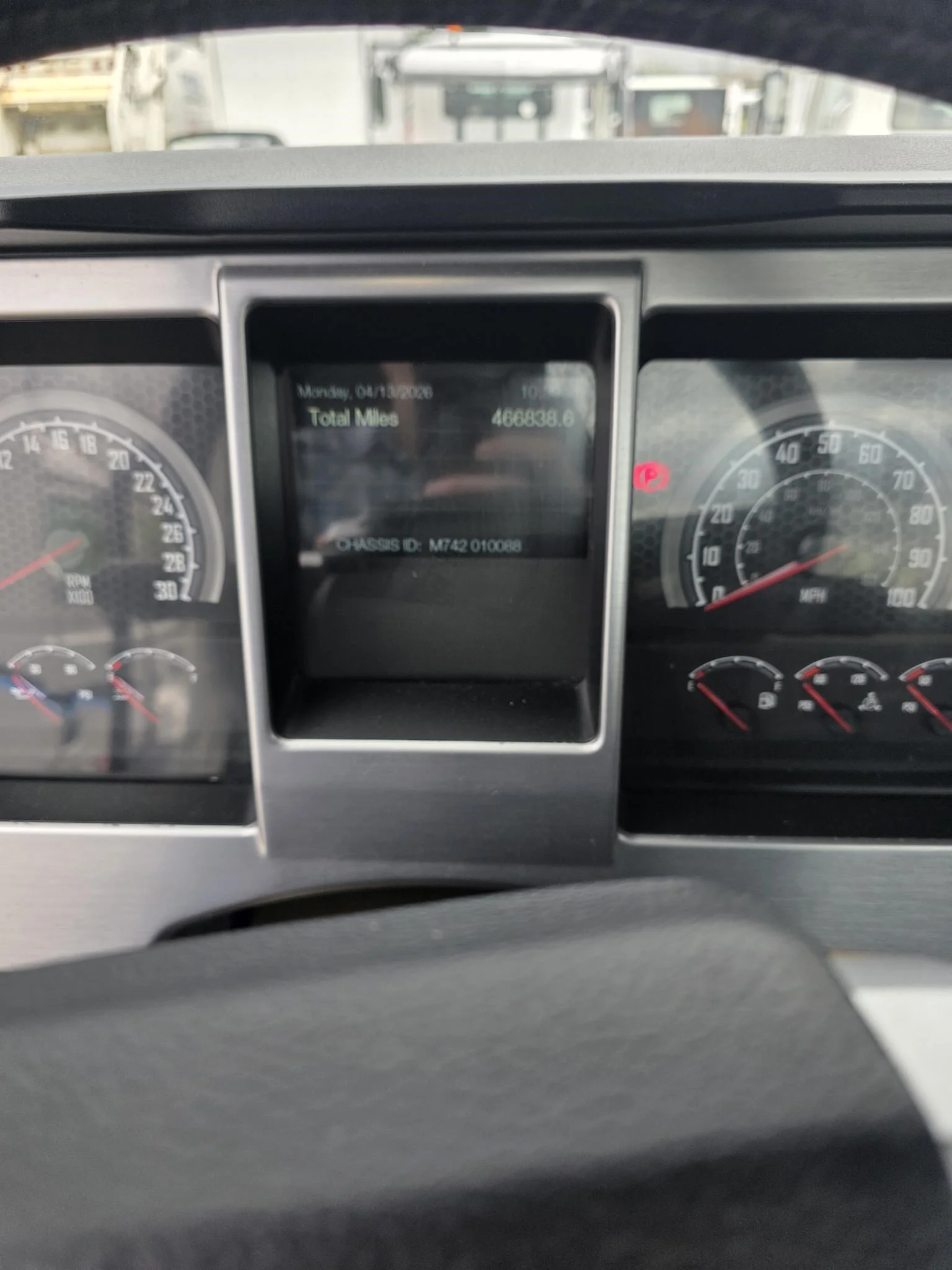 2019 Mack Anthem — photo 6