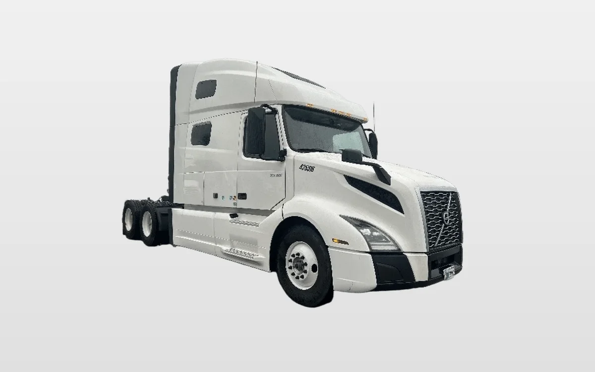 2022 Volvo - image 1