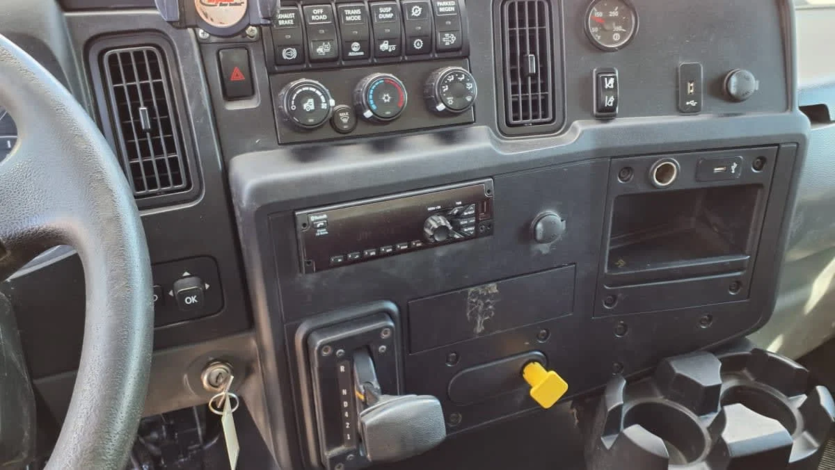 2020 International MV in Salisbury, MA — photo 11