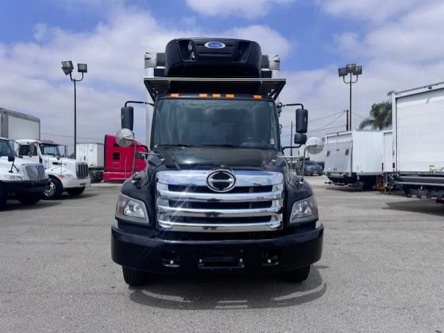 2019 Hino 268 — photo 3