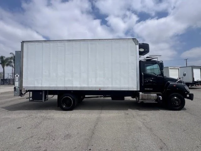 2019 Hino 268 — photo 9