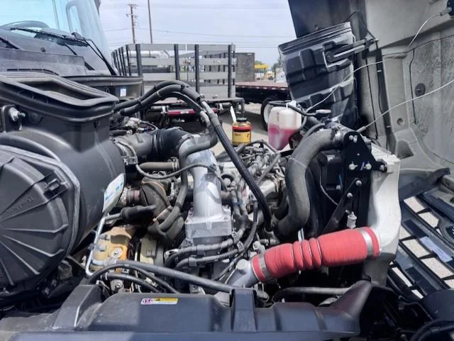 2019 Hino 268 — photo 14