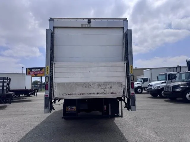 2019 Hino 268 — photo 7