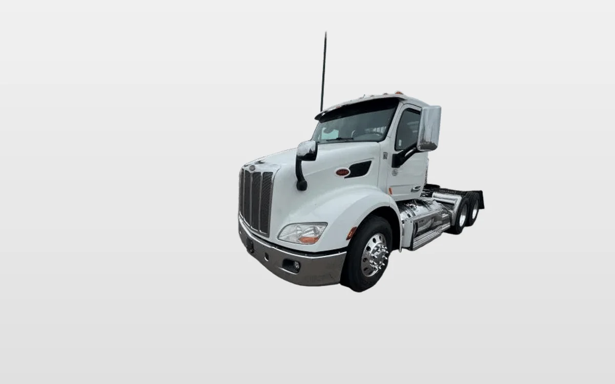 2020 Peterbilt 579 - image 1