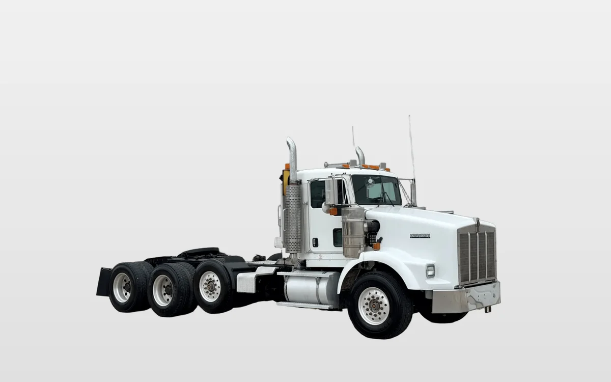 2005 Kenworth T800 - image 1