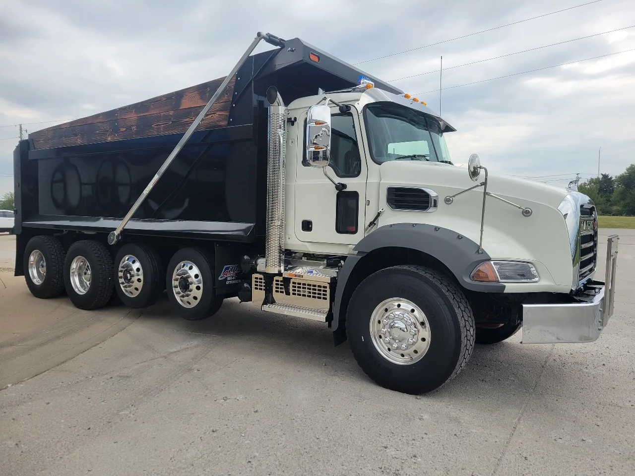 2027 Mack in Indianapolis, IN — photo 3