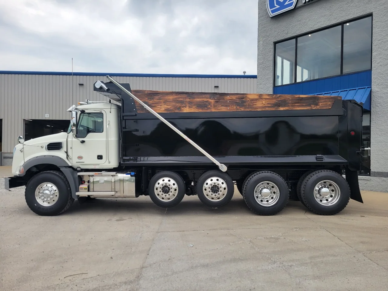2027 Mack in Indianapolis, IN — photo 8