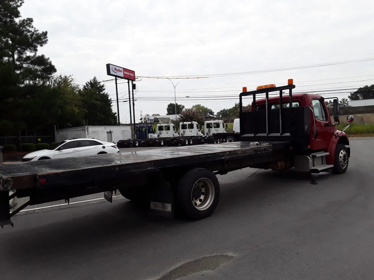 2018 Freightliner M2 106 in Charlotte, NC — photo 4